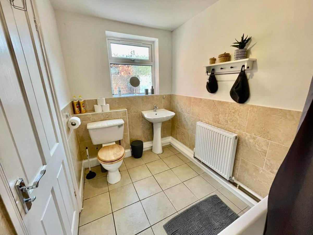 Spacious 3 Bedroom Retreat For Professionals Kingston upon Hull Exterior foto